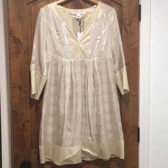 Diane Von Furstenberg Gold Metallic Dress Sz 6 - Picture 1 of 7